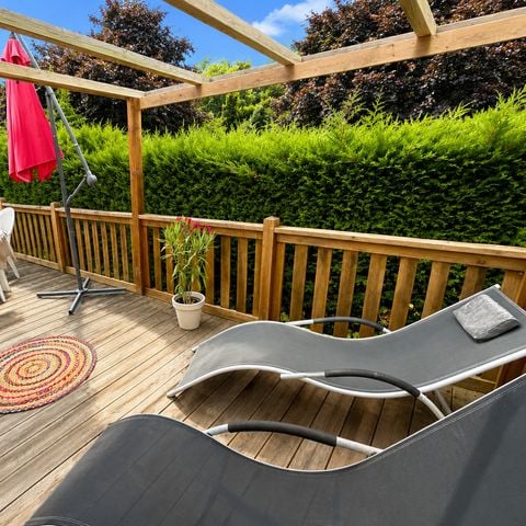 BUNGALOW 4 personnes - Riviera - 2 chambres + terrasse semi-couverte