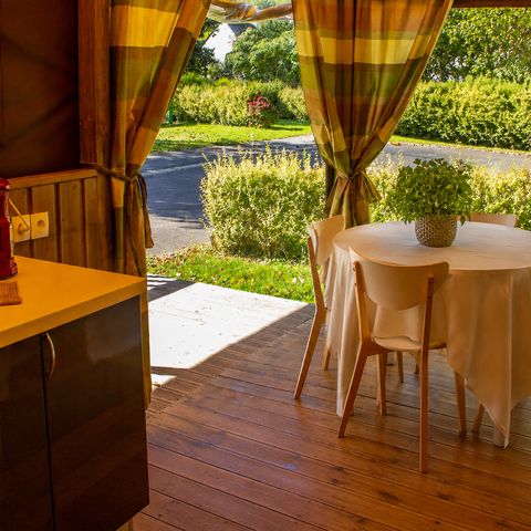 TENDA IN TELA E LEGNO 4 persone - 2 camere da letto + terrazza