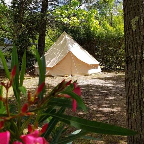 PLOT - Pitch without electricity