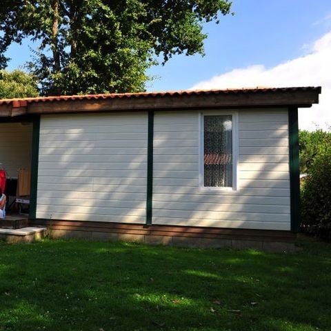CHALET 5 personnes - Chalet bois Confort 31m² - 2 chambres dont terrasse couverte + TV 5/7 pers