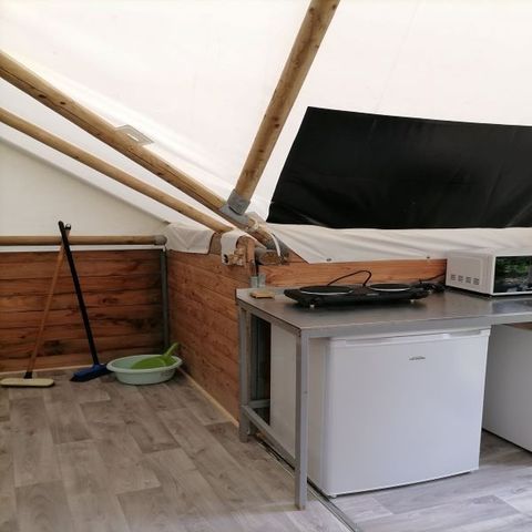 CANVAS AND WOOD TENT 4 people - Standard 28m² (WITHOUT SANITATION)