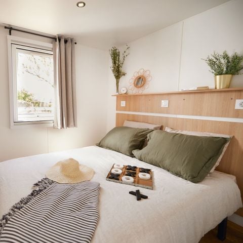 MOBILE HOME 6 people - HomeFlower Premium 35m² - 3 bedrooms + Semi-covered terrace + TV + LV 7 pers