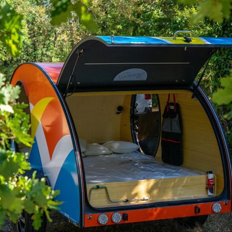 AUßERGEWÖHNLICHE UNTERKUNFT 2 Personen - Cosy Mobil Atypisch (1 Schlaf - 2 Pers.) (ohne Sanitäranlagen) + Sonnenschirm + Stühle 1/2 Pers.