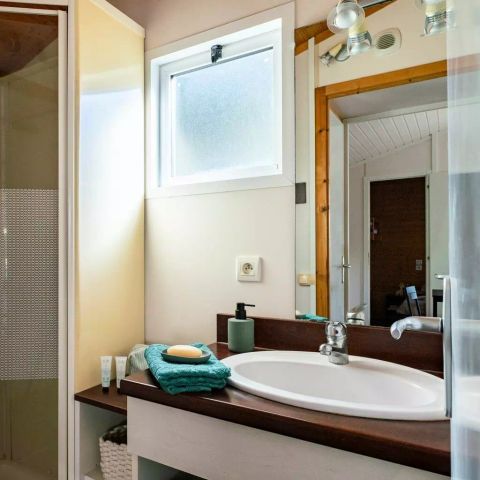 CHALET 4 persone - 3 Camere 4 Persone + TV ** (in francese)