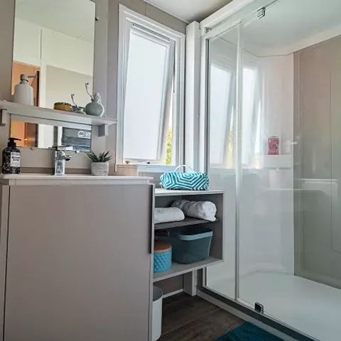 Stacaravan 6 personen - Trio Premium 4 Kamers 6 Personen Jacuzzi + Airconditioning + TV