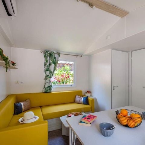 Stacaravan 6 personen - Comfort XL | 2 slaapkamers | 4/6 pers. | Verhoogd terras | Airconditioning | TV