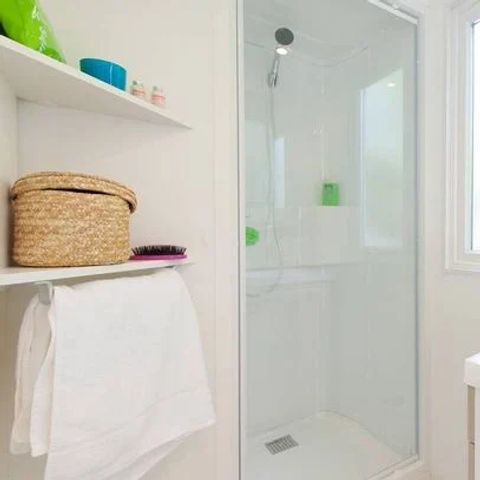Stacaravan 6 personen - Comfort | 2 Slaapkamers | 4/6 Personen | Enkel terras | Airconditioning | TV