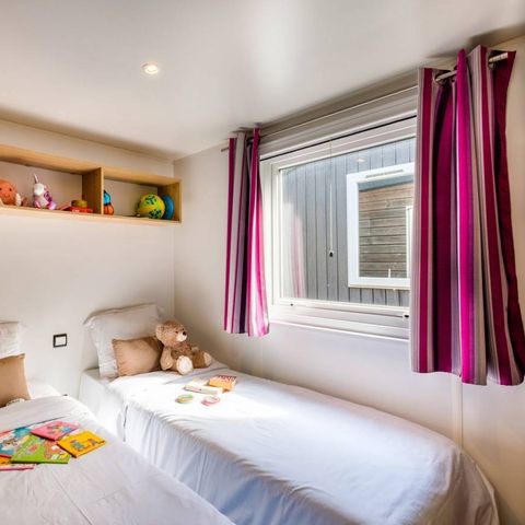 Mobilheim 4 personen - Comfort | 2 Zi. | 4 Pers. | Erhöhte Terrasse | 2 Bäder | Klimaanlage | TV