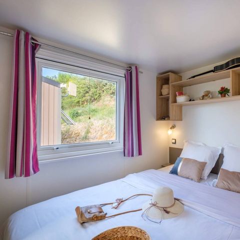 Stacaravan 4 personen - Comfort | 2 slaapkamers | 4 pers | Verhoogd terras | 2 badkamers | Airconditioning | TV