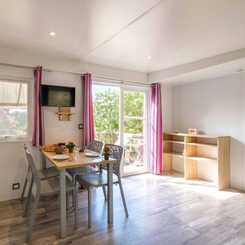 Mobilheim 4 personen - Comfort | 2 Zi. | 4 Pers. | Erhöhte Terrasse | 2 Bäder | Klimaanlage | TV