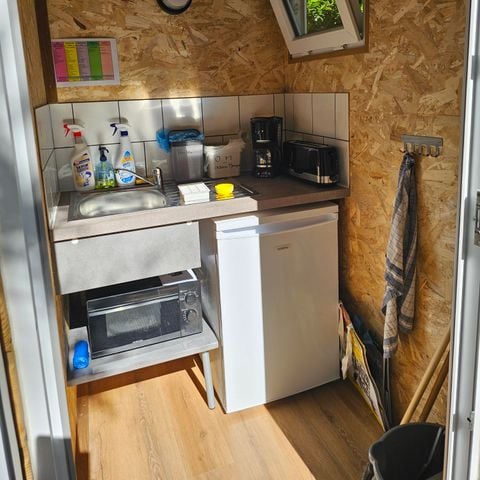 Emplacement - Emplacement Premium avec Sanitaire/ kitchenette Privé 1/6 pers