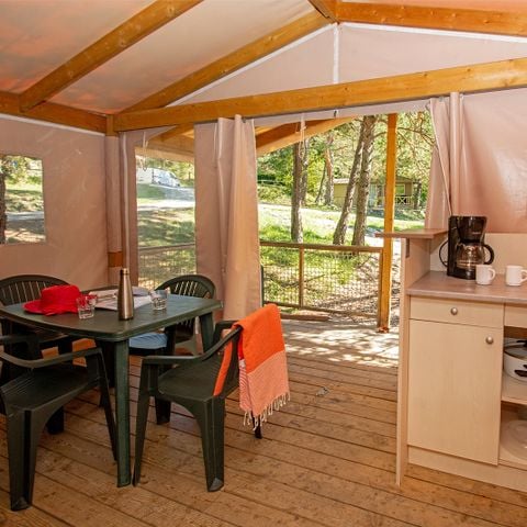 TIENDA DE LONA Y MADERA 5 personas - Albergue sin instalaciones sanitarias