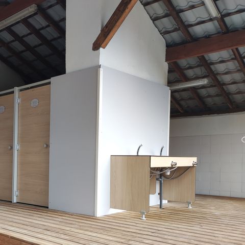 Kampeerplaats - Tent of caravan - Auto