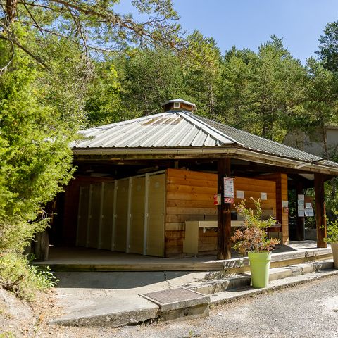 PARCELA - Tienda o caravana + coche