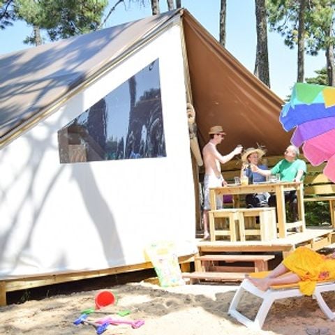 Wohnzelt auz holz 4 personen - Das große Segel