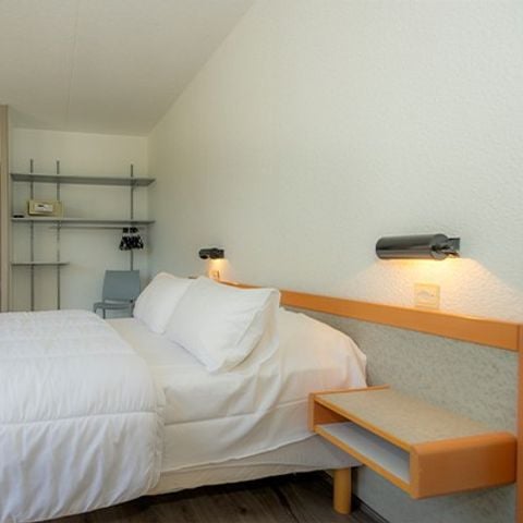 BEDROOM 2 people - Bedroom | 2 Pers. | Elevated terrace | TV