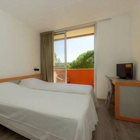 Bedroom 2 persons - Raised terrace | 1 bathroom | TV