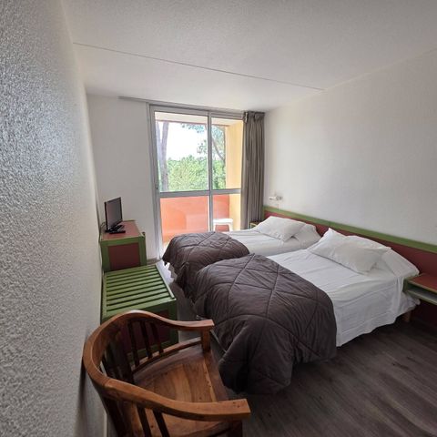 Bedroom 2 persons - Raised terrace | 1 bathroom | TV