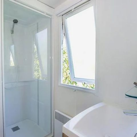 Stacaravan 4 personen - Stacaravan | Klassiek | 2 Slaapkamers | 4 Pers. | Verhoogd terras | Airconditioning.