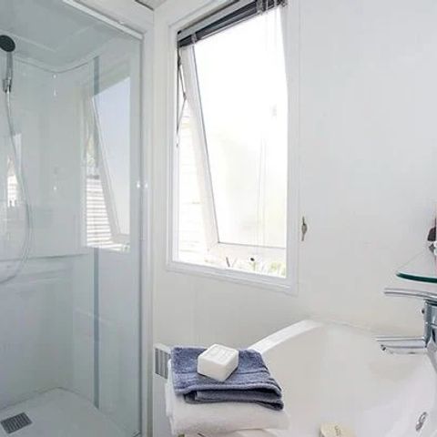 Mobile home 4 persons - Mobil-home | Classic XL | 2 Bedrooms | 4 Pers. | Raised terrace | Air-con.