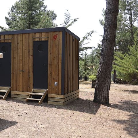 Pitch - Privilege pitch with private sanitary facilities for 2 people.