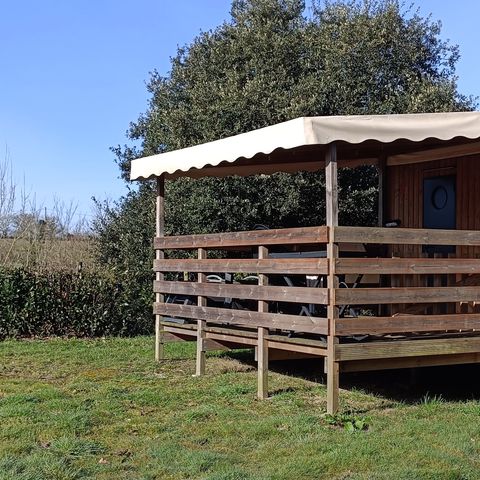 PLOT - Privilege pitch with private sanitary facilities for 2 people.