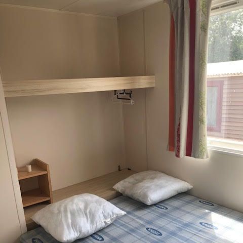 BUNGALOW 4 personnes - 2 chambres sans sanitaires cuisine extérieur