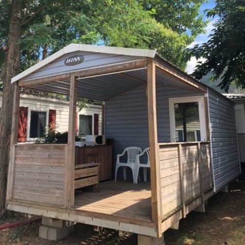 MOBILHOME 4 personnes - 2 chambres sans sanitaires cuisine extérieur
