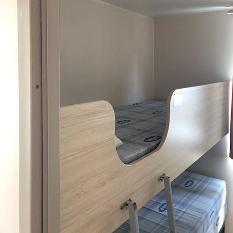 Mobilheim 4 Personen - 2 Zimmer ohne Sanitäranlagen Außenküche