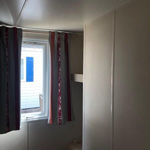 BUNGALOW 4 personnes - 2 chambres sans sanitaires cuisine extérieur