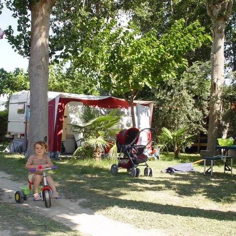Kampeerplaats - Caravan 100m²