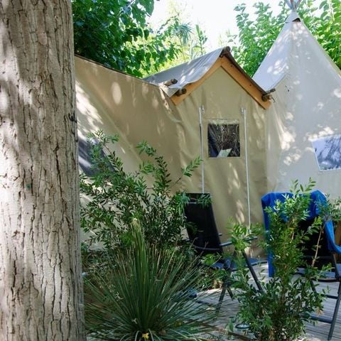 Accommodatie 6 personen - Dubbele Tipi (zonder sanitair)