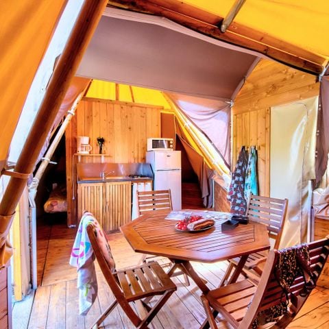UNIEKE ACCOMMODATIE 6 personen - Dubbele Tipi (zonder sanitair)