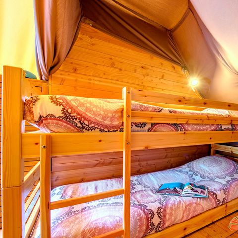 Tent 4 persons - 18m² tepee (no sanitary facilities)