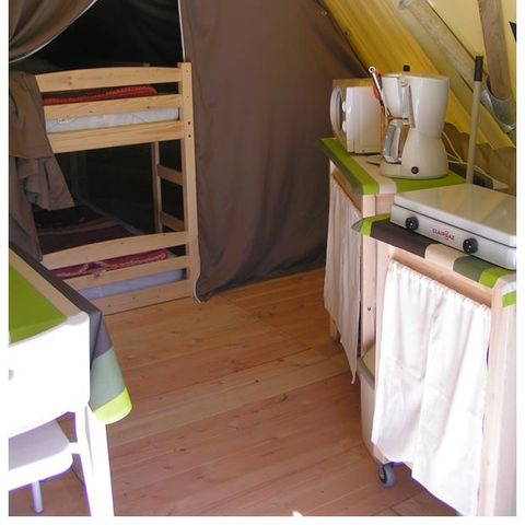 Tent 4 persons - 18m² tepee (no sanitary facilities)