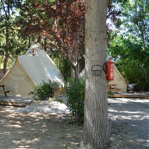 Tent 4 persons - 18m² tepee (no sanitary facilities)