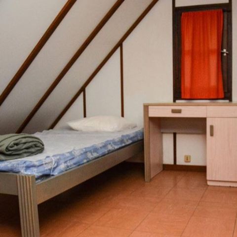 MAISON 6 personnes - CAMARGUAISE (mezzanine accessible par échelle)