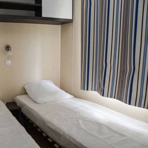 Stacaravan 6 personen - ABRIVADO 2CH 4/6P GEKLIMATISEERD