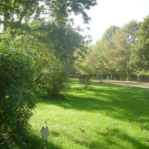 PLOT - SITE with 1 car