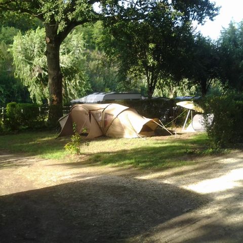 PARCELA - SITIO con 1 coche