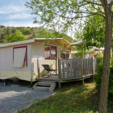 Canvas and wooden tent 5 persons - Lodgetent Standard 27,5m² + Terrace