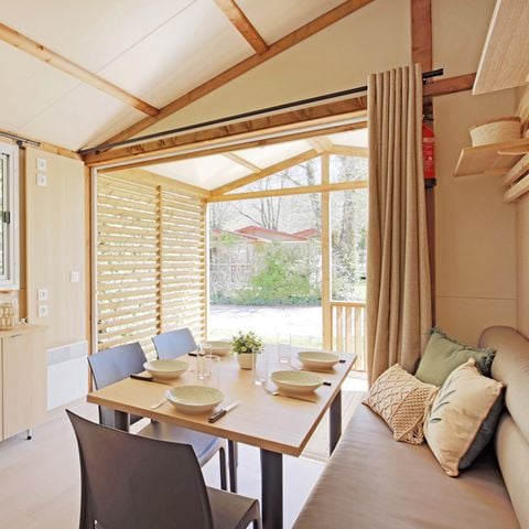 Chalet 5 personen - NIEUW : Premium Chalet 37m² met 12m² overdekt terras, 2 slaapkamers, airco, tv, vaatwasser