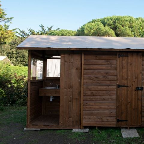STAANPLAATS - Premium Freecamp pakket (privé toilet en douche)