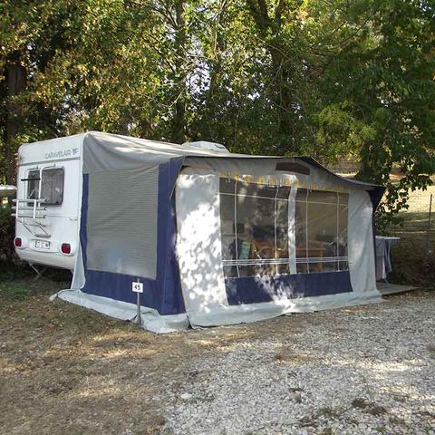 CARAVANA 2 personas - con toldo sin instalaciones sanitarias, 1 habitación