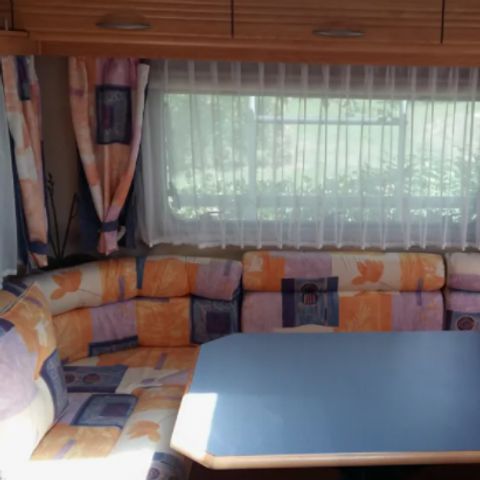 CARAVANA 2 personas - con toldo sin instalaciones sanitarias, 1 habitación