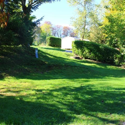 EMPLACEMENT - Forfait Emplacement Nature sans électricité (pour tente, caravane et camping-car).