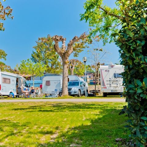 STAANPLAATS - Standaard