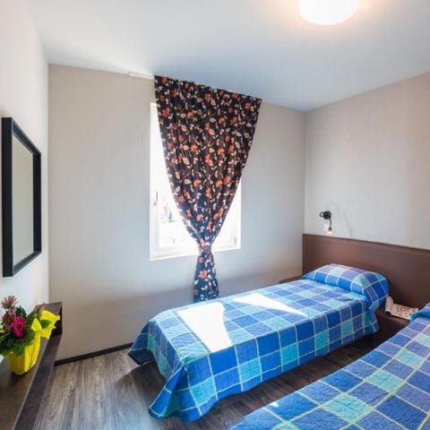 APPARTEMENT 2 personnes - supérieur deux pièces avec vue sur le lac 