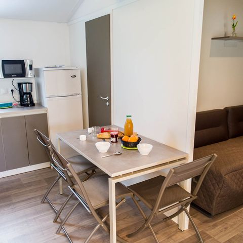 Stacaravan 6 personen - 2 slaapkamers, TV + CLIM