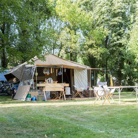 Kampeerplaats - Tent met elektriciteit